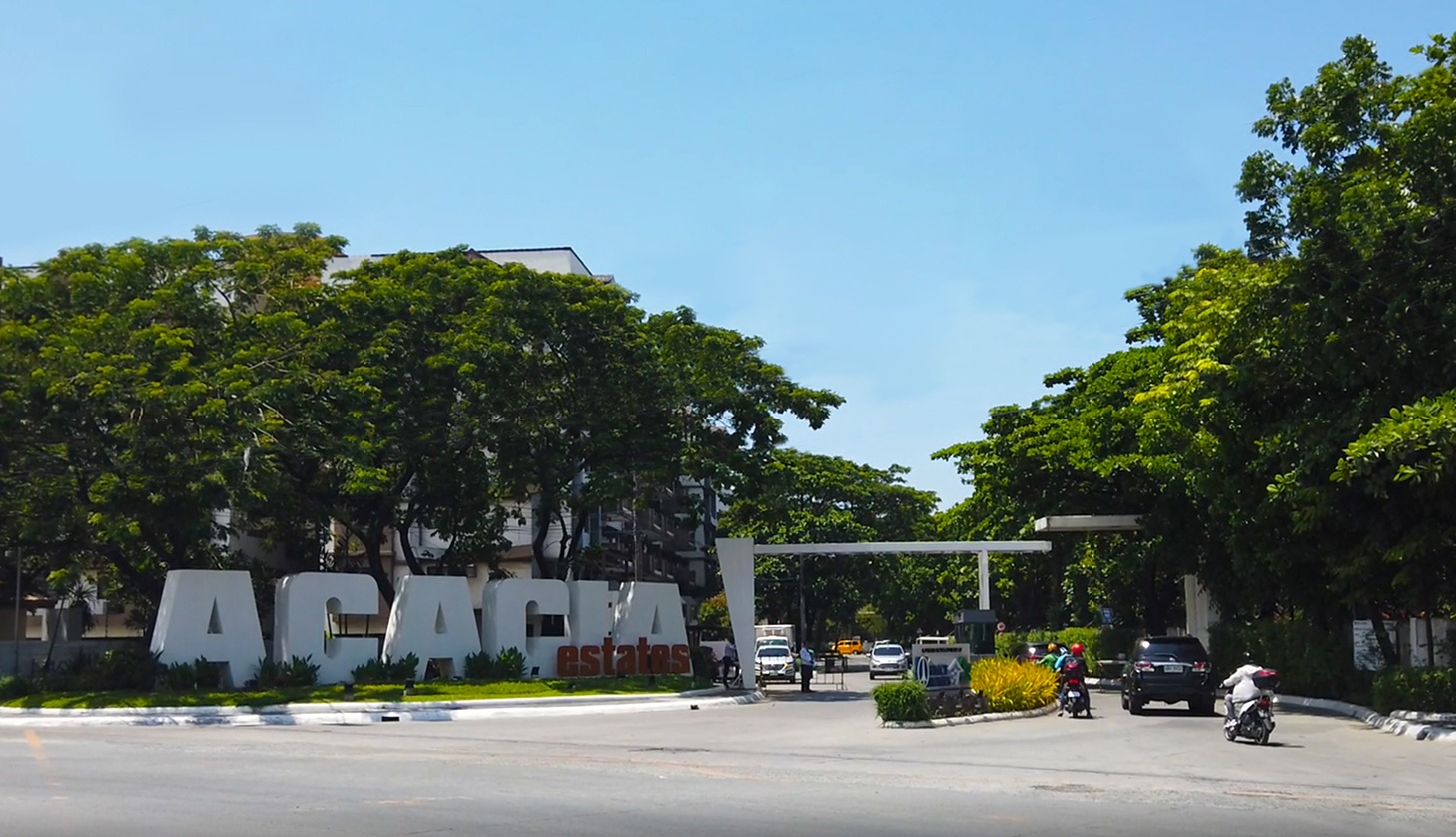 DMCI Homes’ Acacia Estates township main entrance